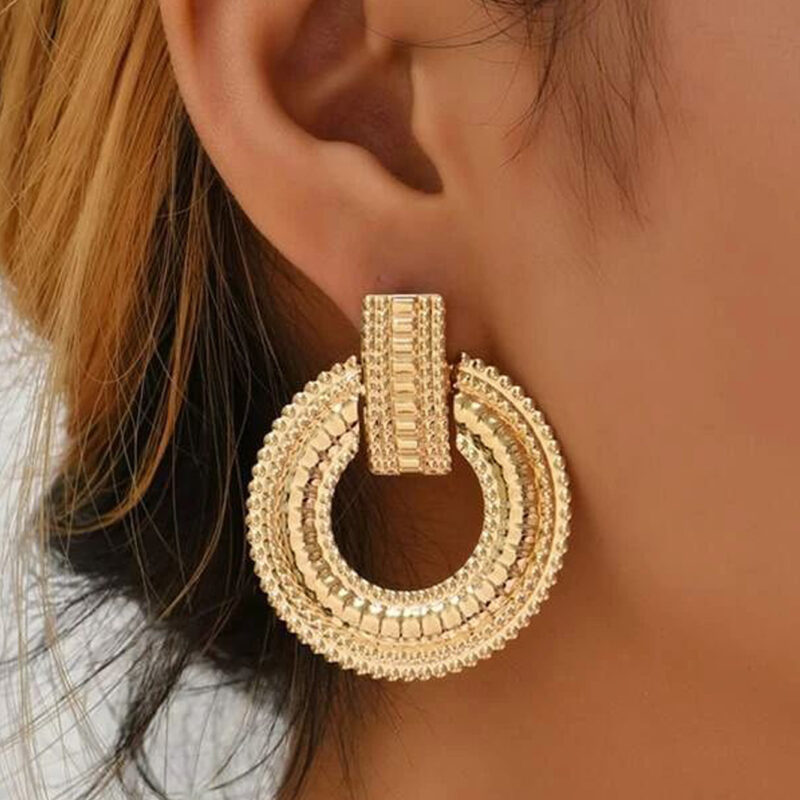 Eye-catching Hollow Round Earrings Women's Retro