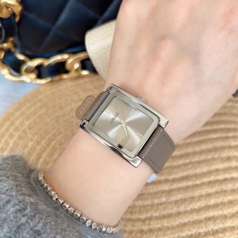 Simple High-grade Leather Casual Fashion Women's Watch - Image 4