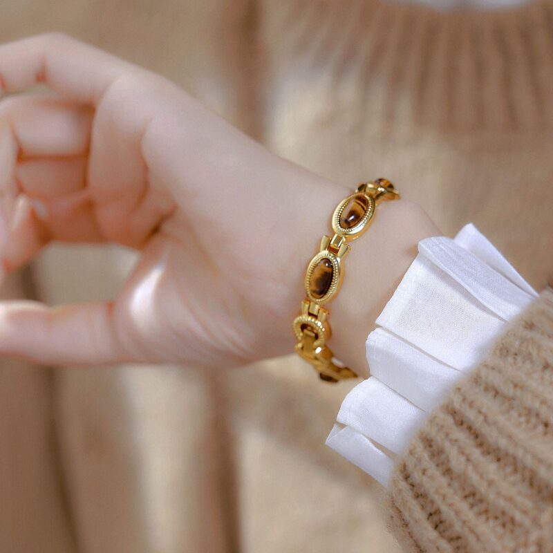 BS Gold Retro Rich Tigereye Chain Watch - Image 3