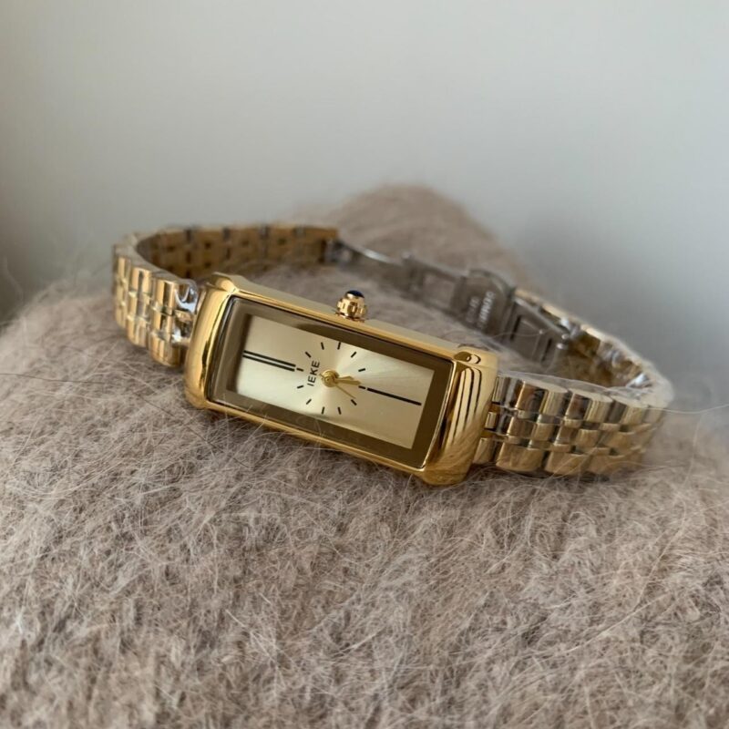 Women's Rectangular Gold Fashion Retro Steel Belt Quartz Watch - Image 8