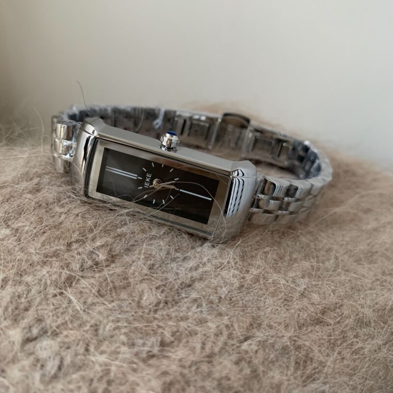 Women's Rectangular Gold Fashion Retro Steel Belt Quartz Watch - Image 10